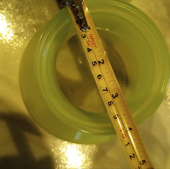 Lovely Pair of Green Glass Vases 💚 - Picture 5 of 9